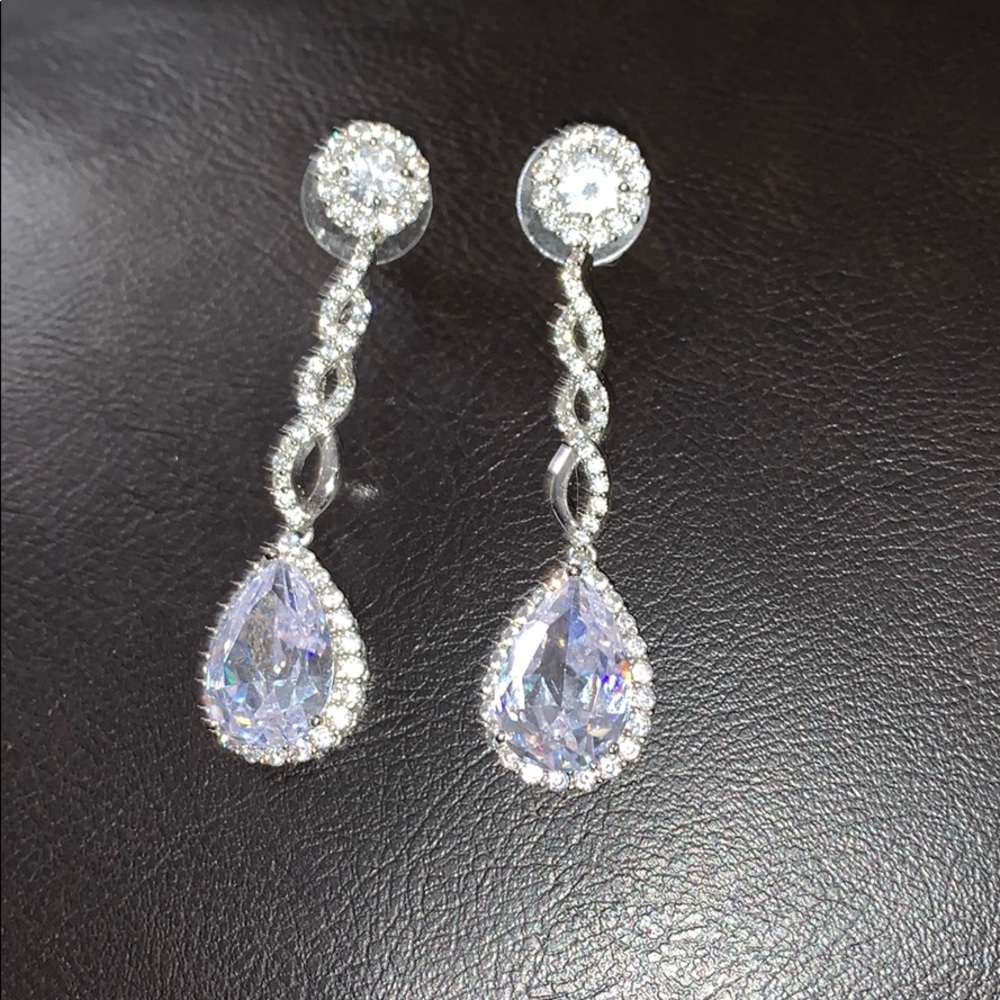 Beautiful dangle wedding earrings